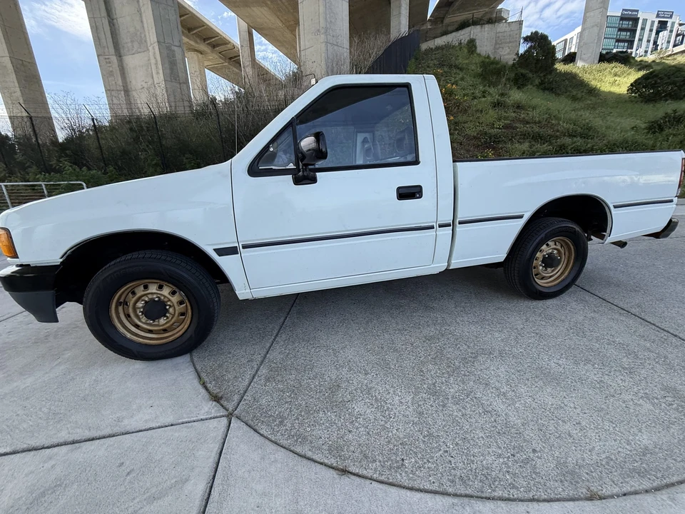 1991 Isuzu - Image 5 of 31