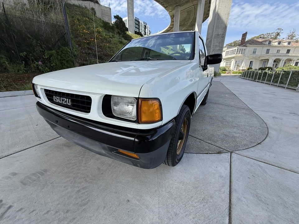 1991 Isuzu - Image 2 of 31
