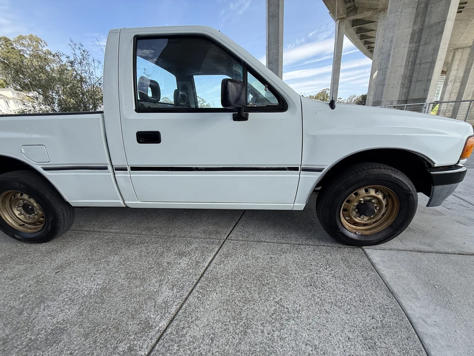 1991 Isuzu - Image 24 of 31