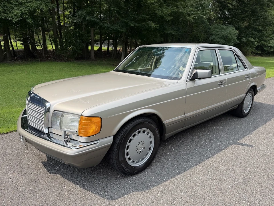 1991 Mercedes-Benz W126 S-Class Sedan - Image 4 of 31