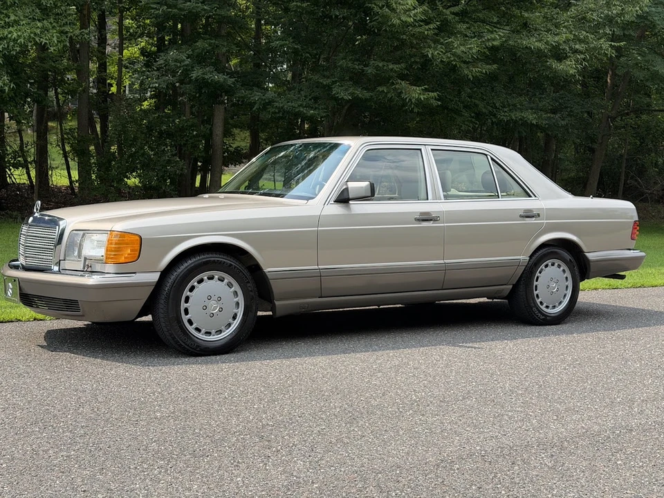 1991 Mercedes-Benz W126 S-Class Sedan - Image 2 of 31
