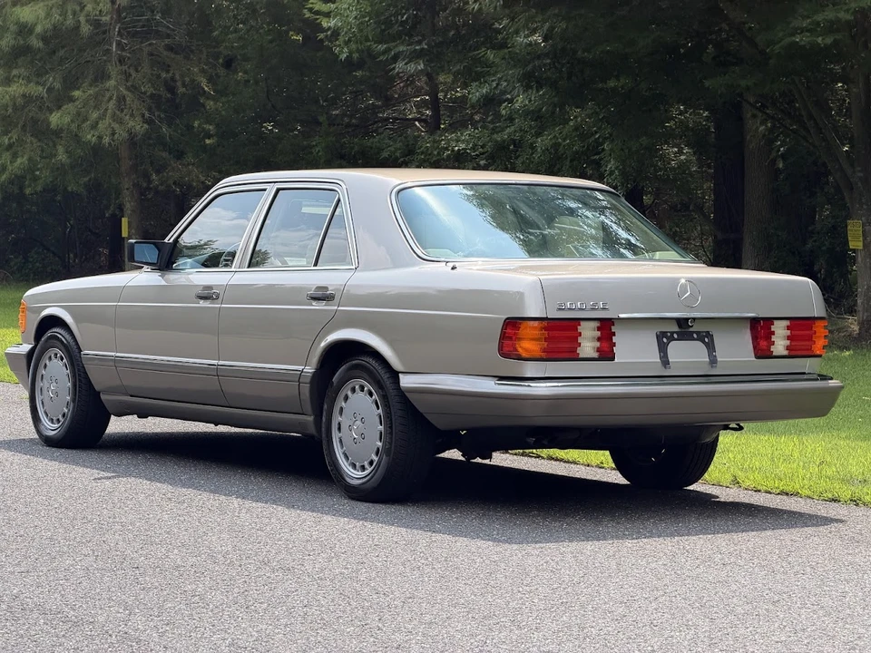 1991 Mercedes-Benz W126 S-Class Sedan - Image 25 of 31