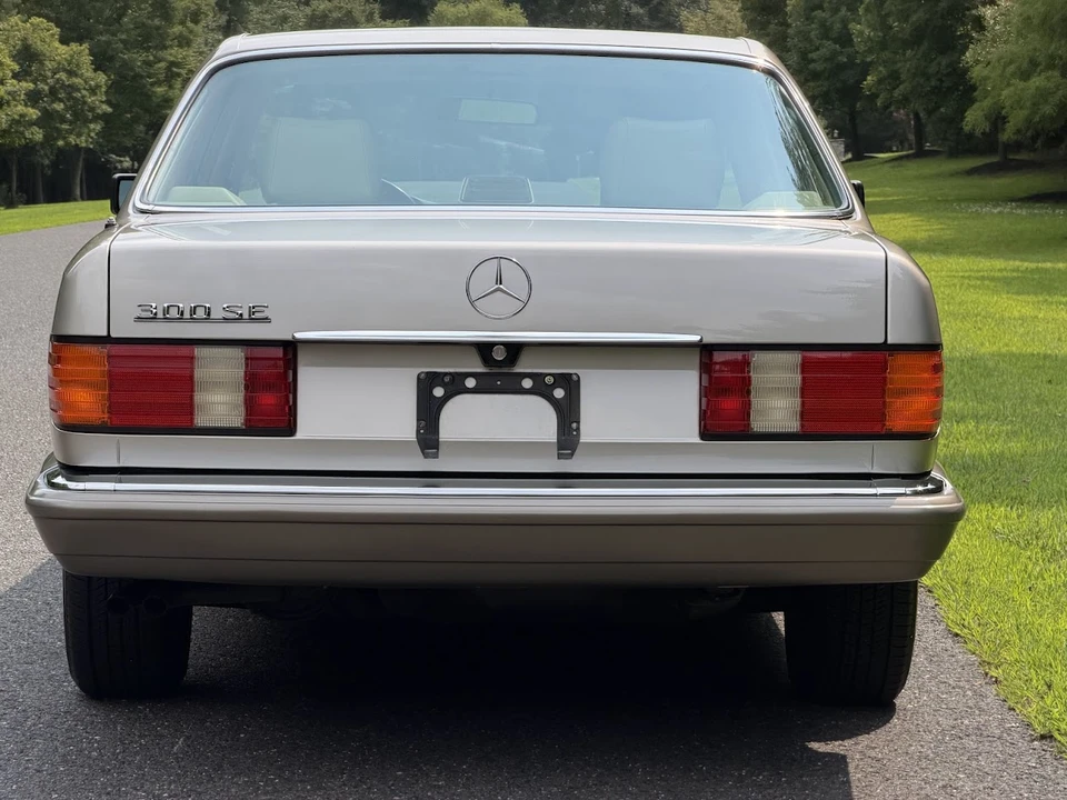 1991 Mercedes-Benz W126 S-Class Sedan - Image 24 of 31