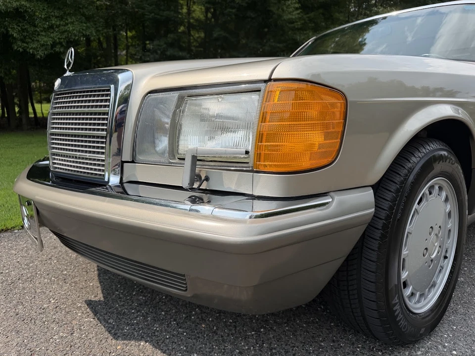 1991 Mercedes-Benz W126 S-Class Sedan - Image 30 of 31