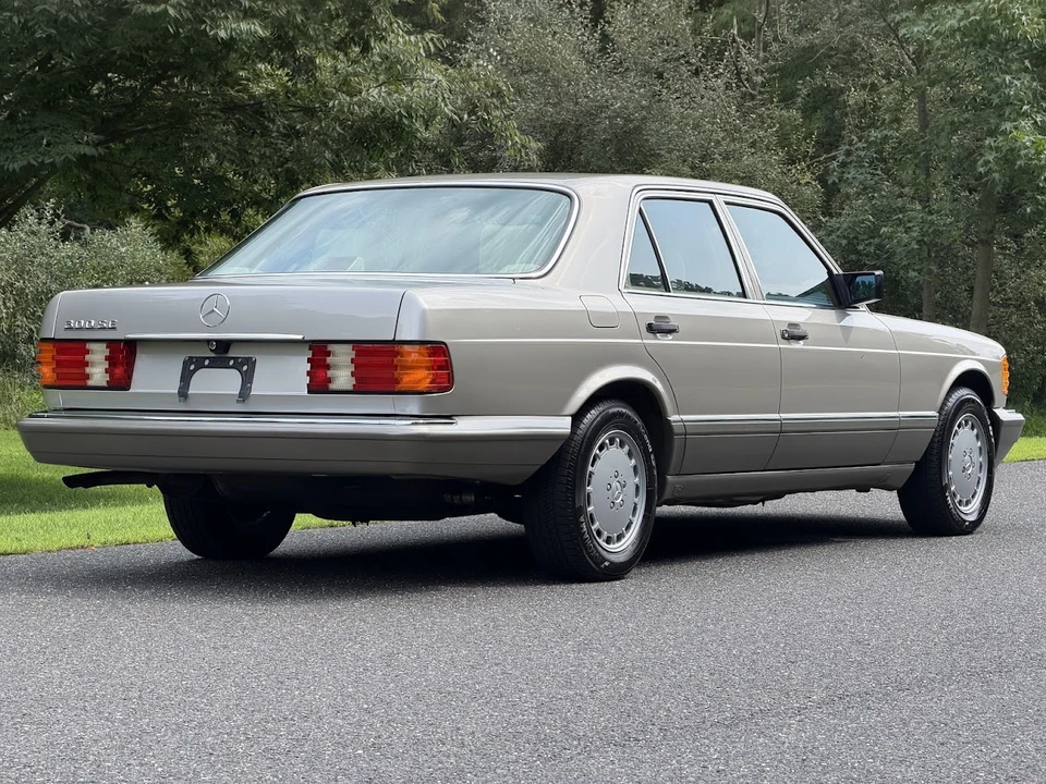 1991 Mercedes-Benz W126 S-Class Sedan - Image 20 of 31