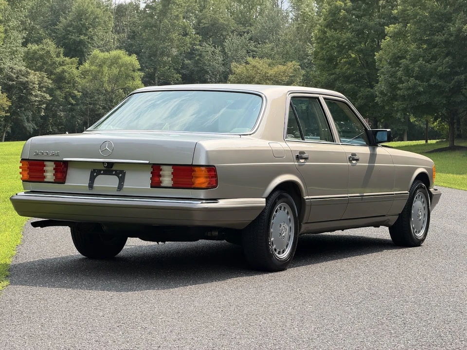 1991 Mercedes-Benz W126 S-Class Sedan - Image 21 of 31