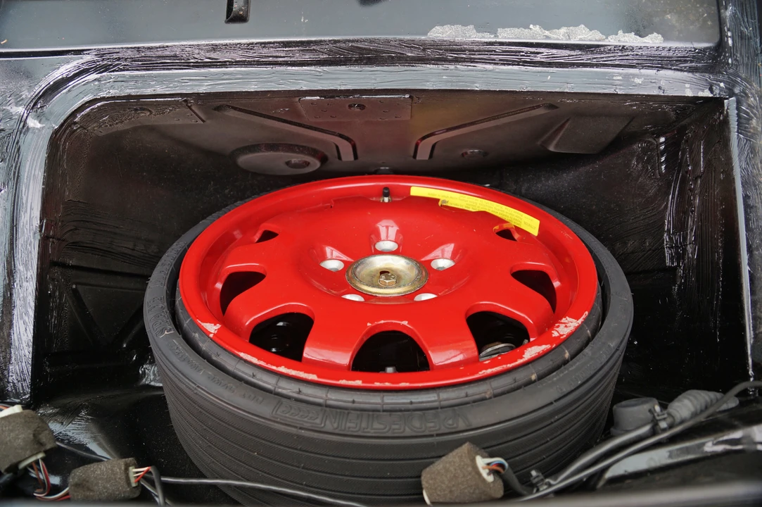 1992 Porsche 968 - Image 28 of 31