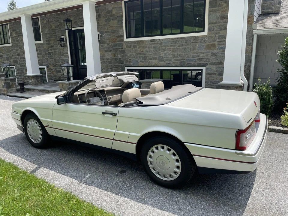 1993 Cadillac Allante - Image 9 of 31