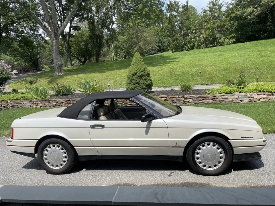 1993 Cadillac Allante - Image 5 of 31