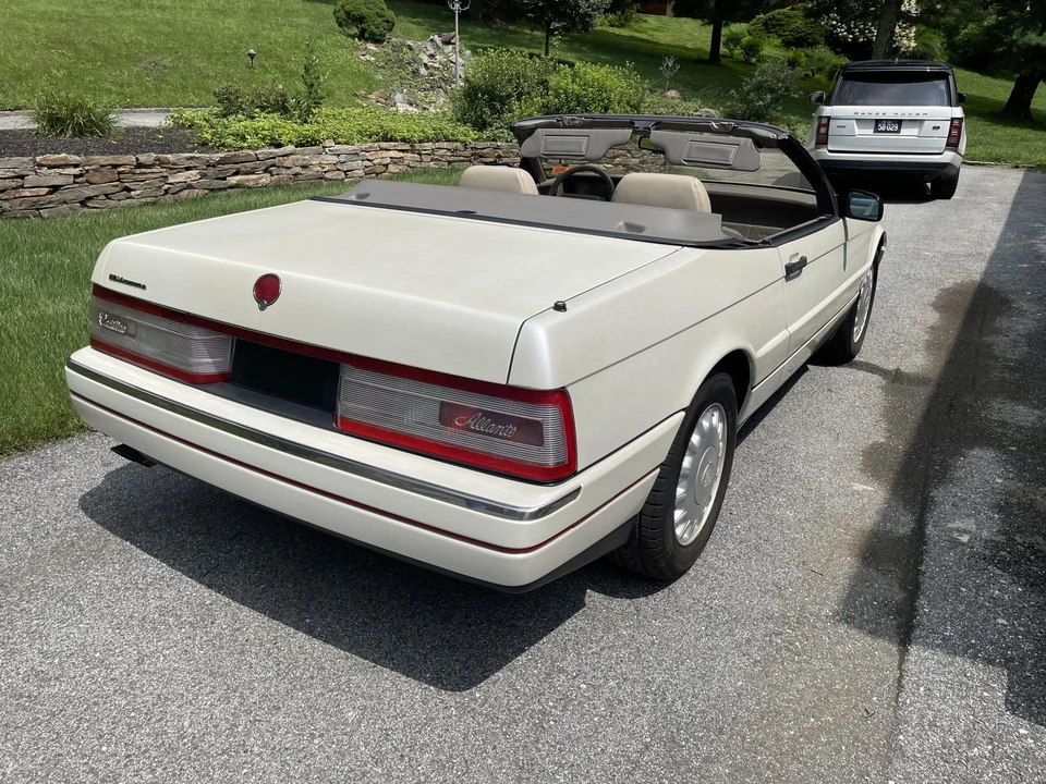 1993 Cadillac Allante - Image 12 of 31