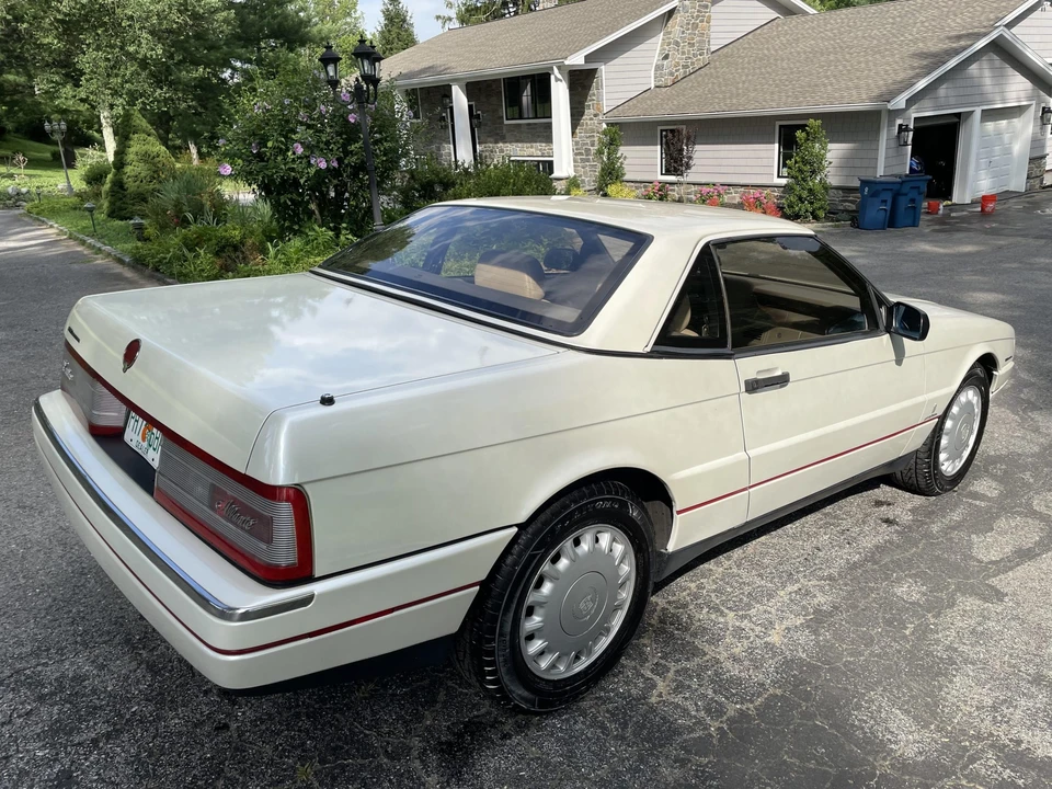 1993 Cadillac Allante - Image 27 of 31