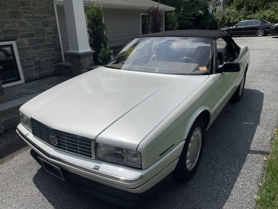 1993 Cadillac Allante - Image 2 of 31
