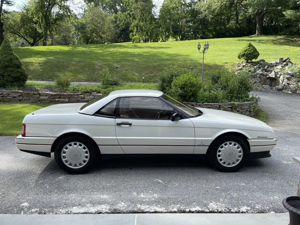 1993 Cadillac Allante - Image 30 of 31
