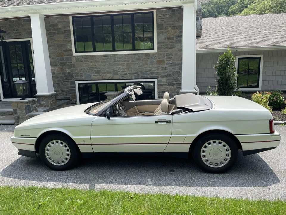 1993 Cadillac Allante - Image 8 of 31