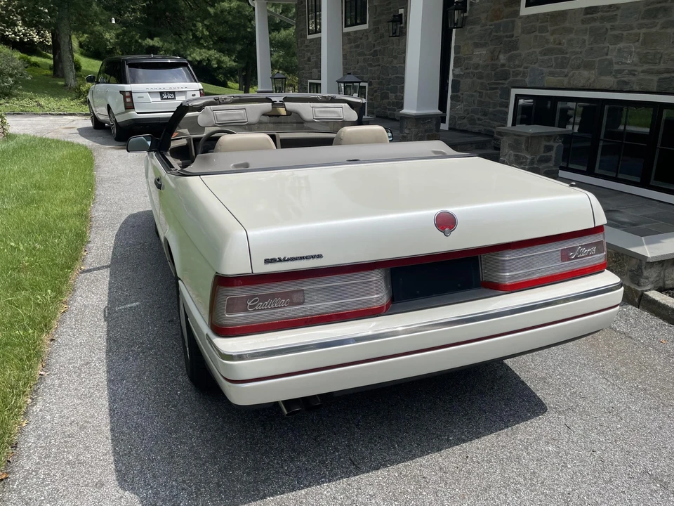 1993 Cadillac Allante - Image 10 of 31