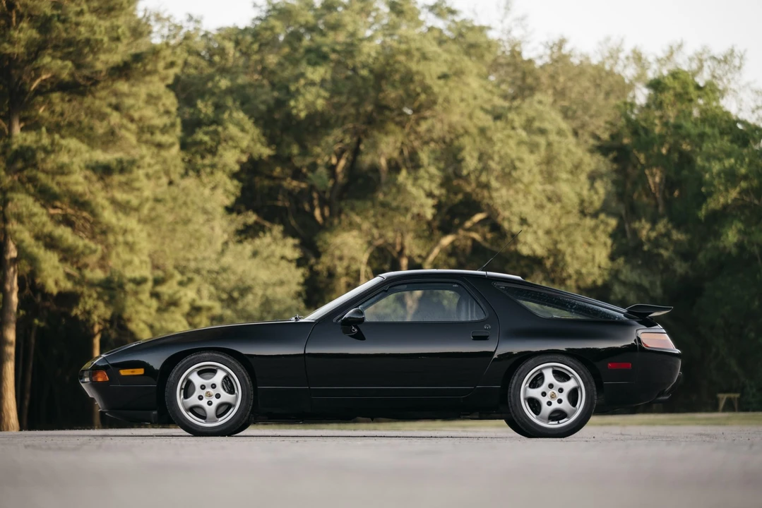 1993 Porsche 928 GTS - Image 8 of 31