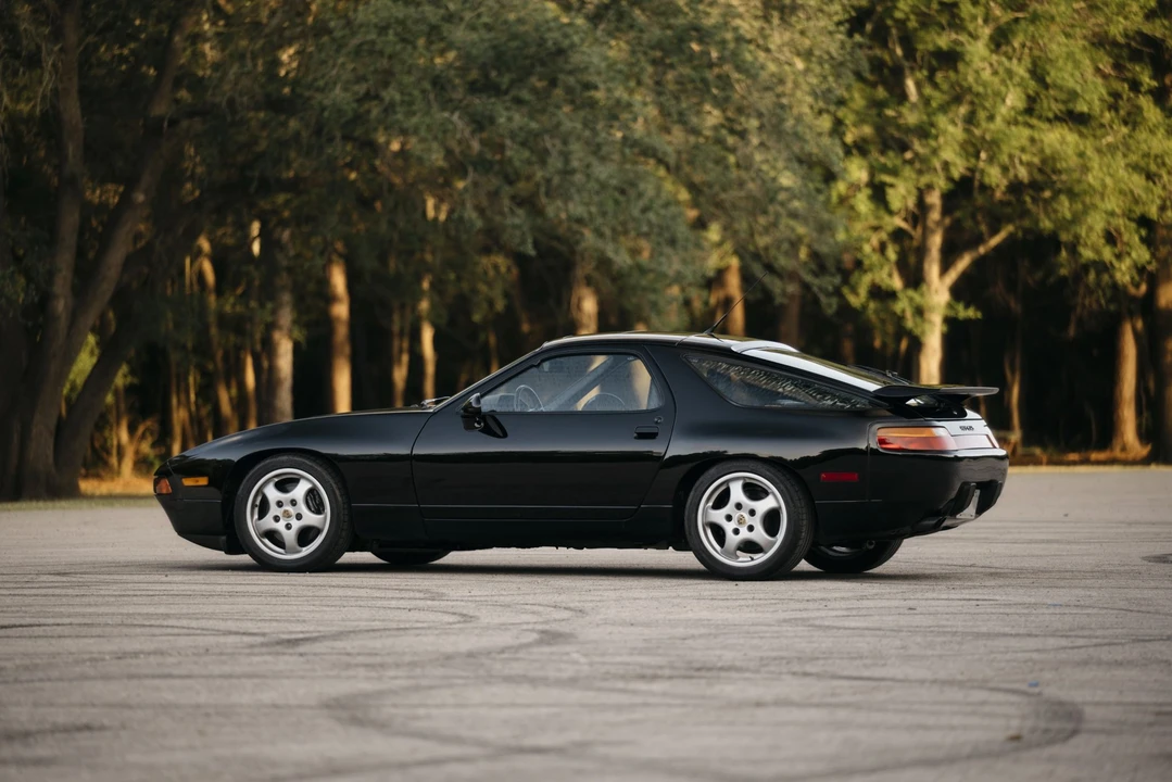 1993 Porsche 928 GTS - Image 10 of 31