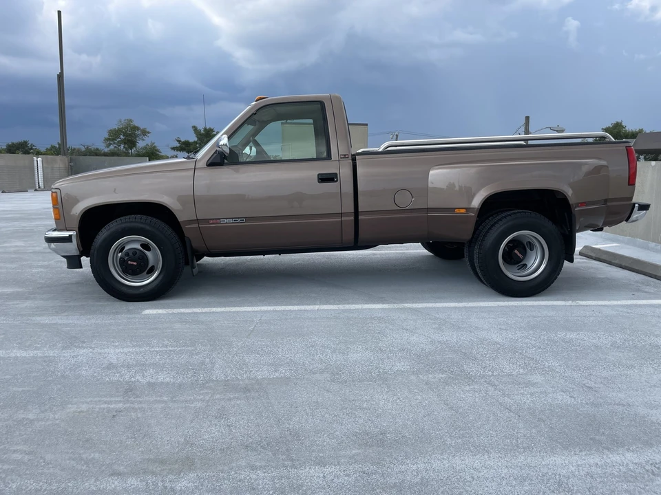 1994 GMC Sierra 1st Gen - Image 2 of 31