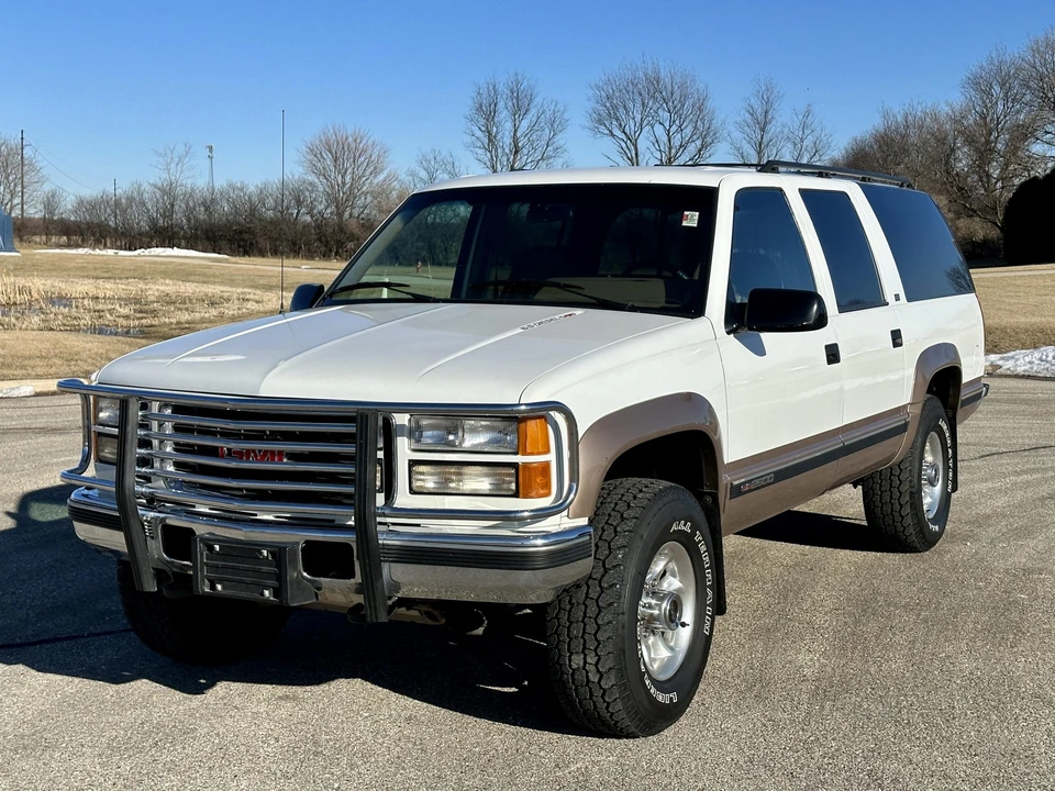 1994 GMC Suburban 8th Gen - Image 7 of 31
