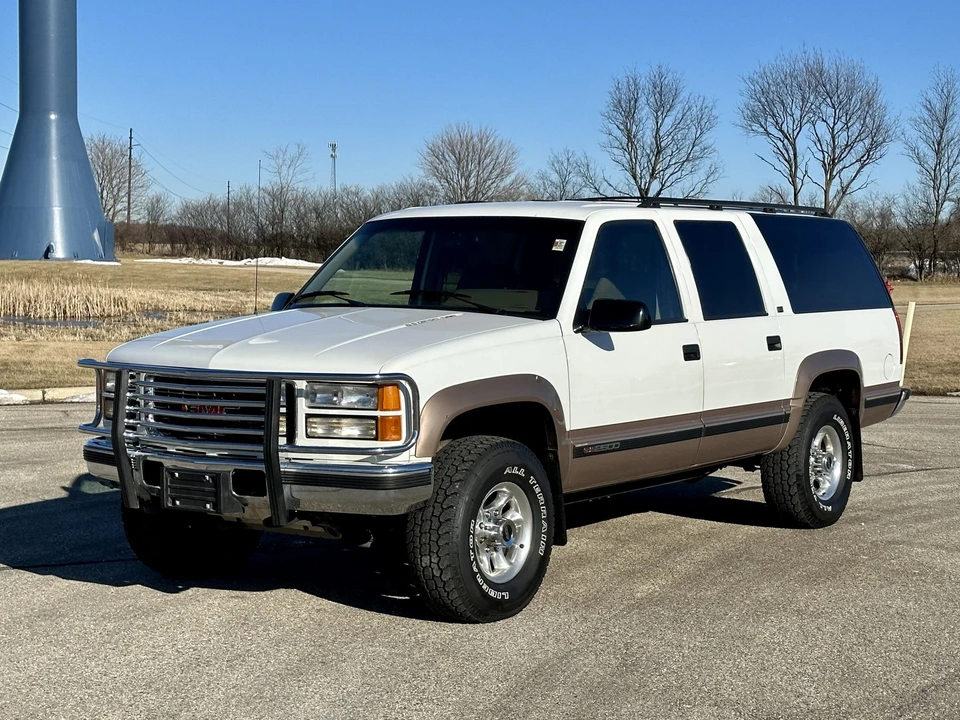 1994 GMC Suburban 8th Gen - Image 5 of 31