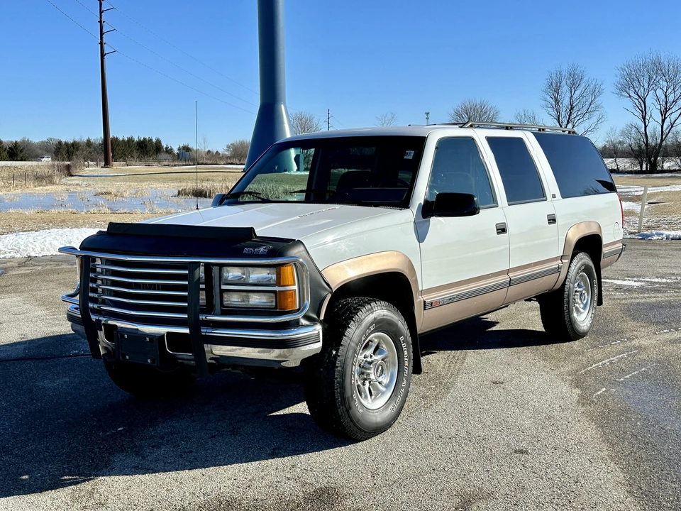 1994 GMC Suburban 8th Gen - Image 6 of 31