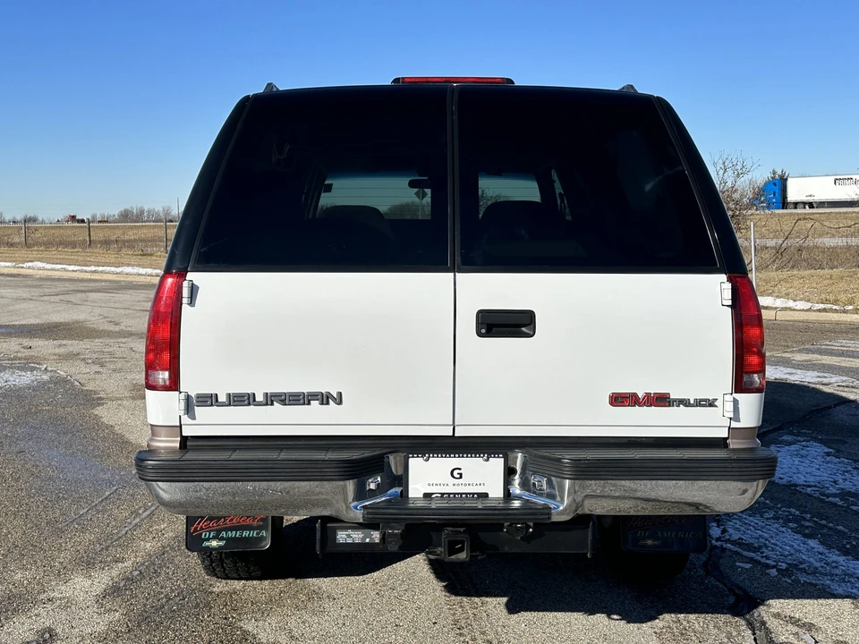 1994 GMC Suburban 8th Gen - Image 26 of 31
