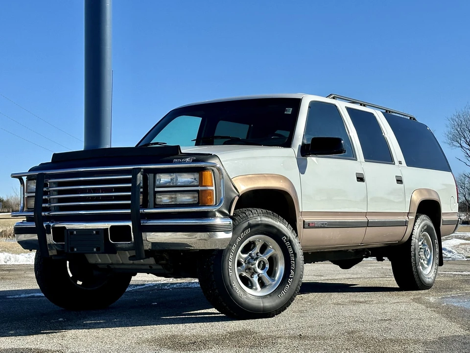 1994 GMC Suburban 8th Gen - Image 14 of 31