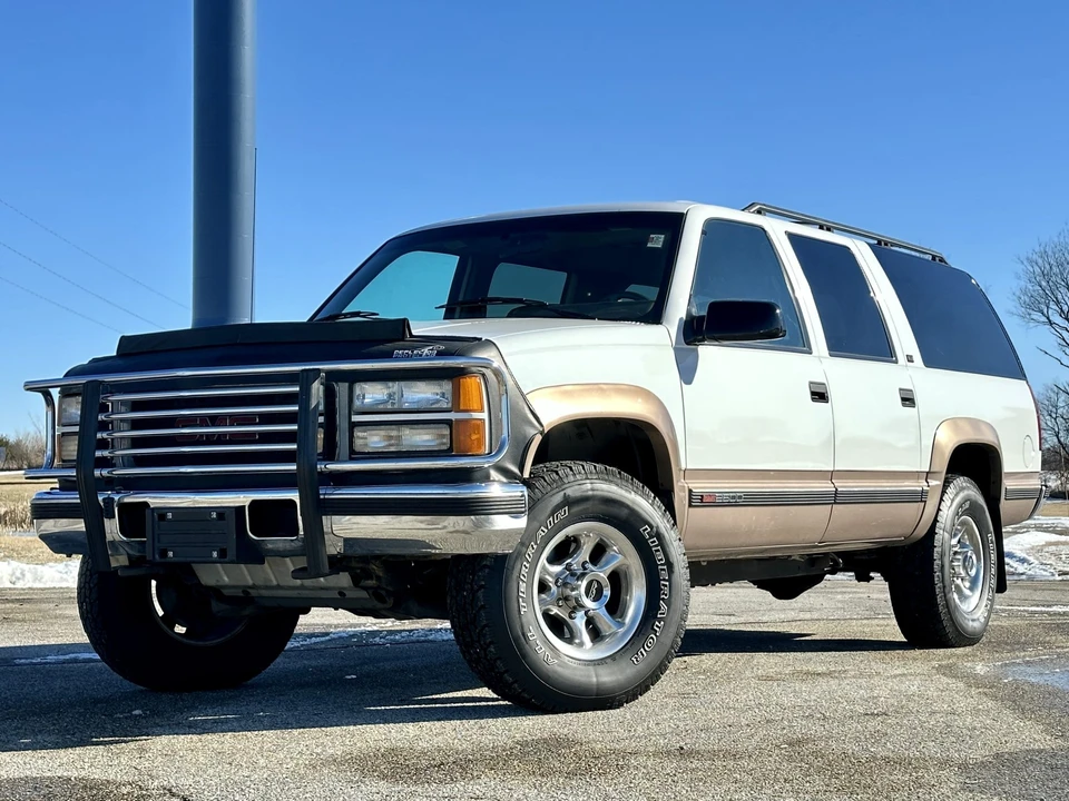 1994 GMC Suburban 8th Gen - Image 13 of 31