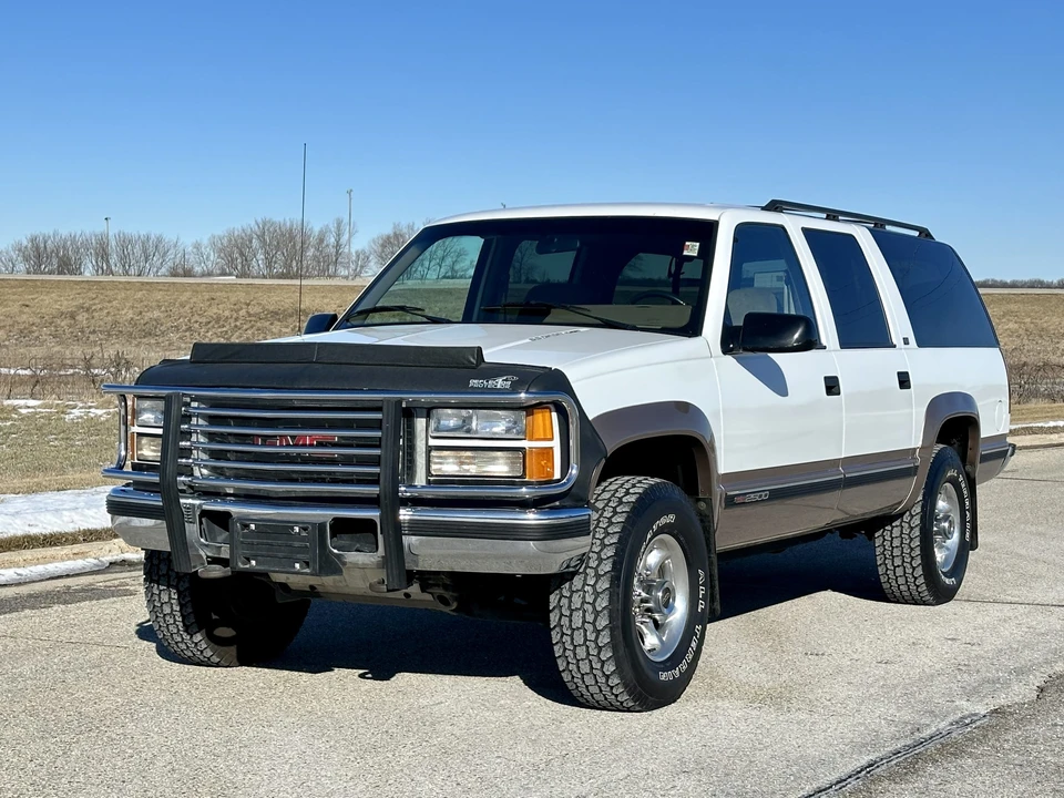 1994 GMC Suburban 8th Gen - Image 15 of 31