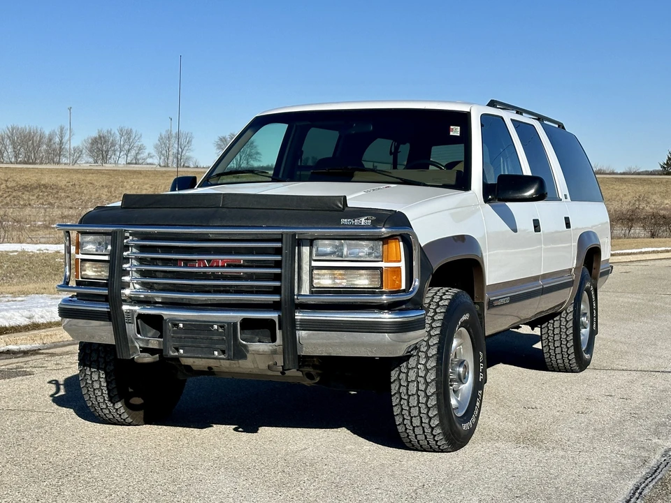 1994 GMC Suburban 8th Gen - Image 16 of 31