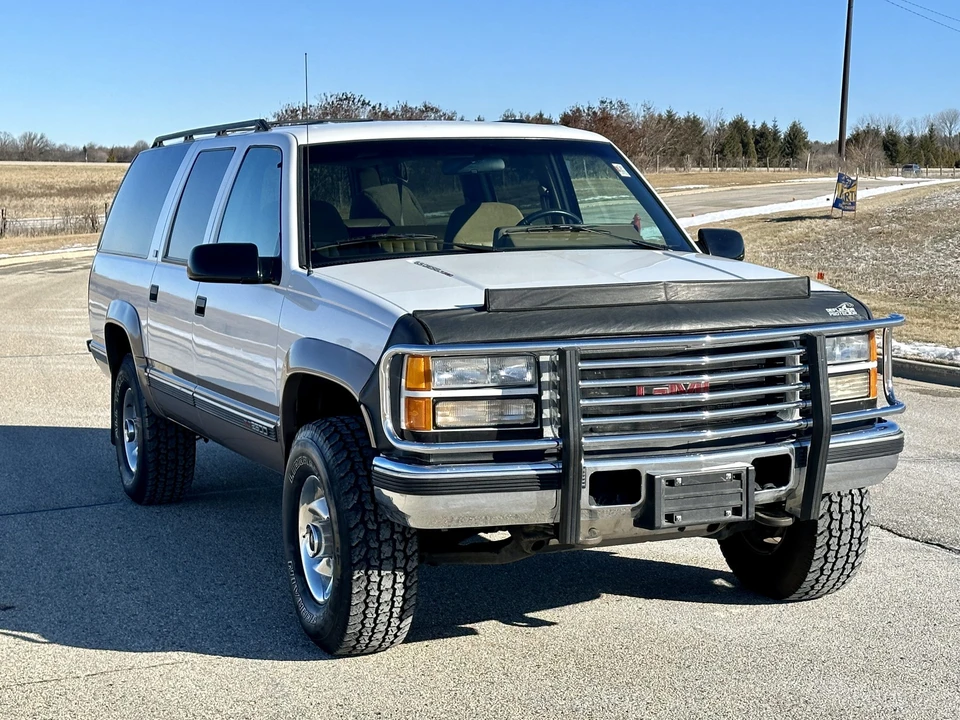 1994 GMC Suburban 8th Gen - Image 22 of 31