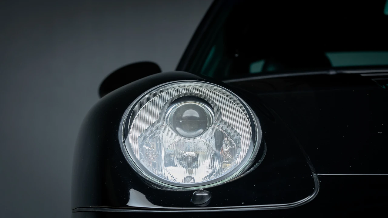 1996 Porsche 993 Carrera 4S - Image 24 of 31