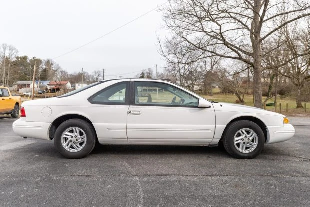 1997 Ford Thunderbird 10th Gen - Image 3 of 8