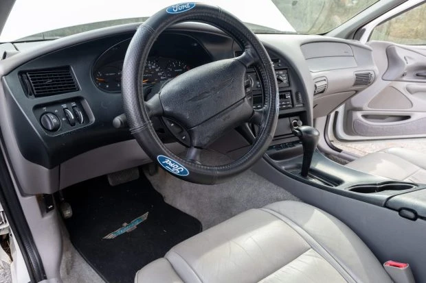 1997 Ford Thunderbird 10th Gen - Image 5 of 8