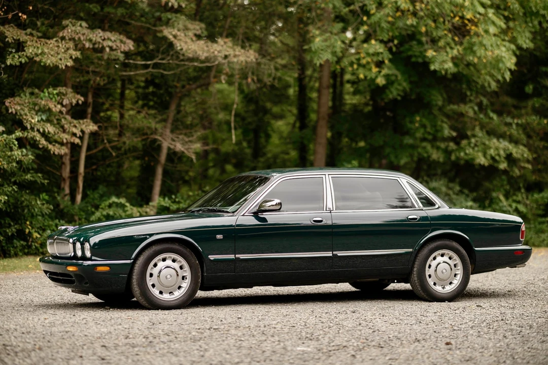 1998 Jaguar X308 XJ - Image 2 of 31
