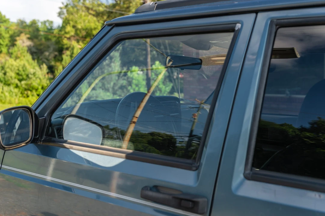 1998 Jeep XJ Cherokee - Image 28 of 31