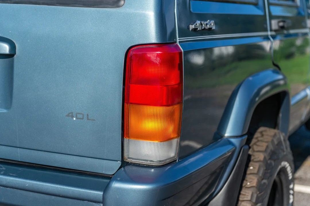 1998 Jeep XJ Cherokee - Image 25 of 31