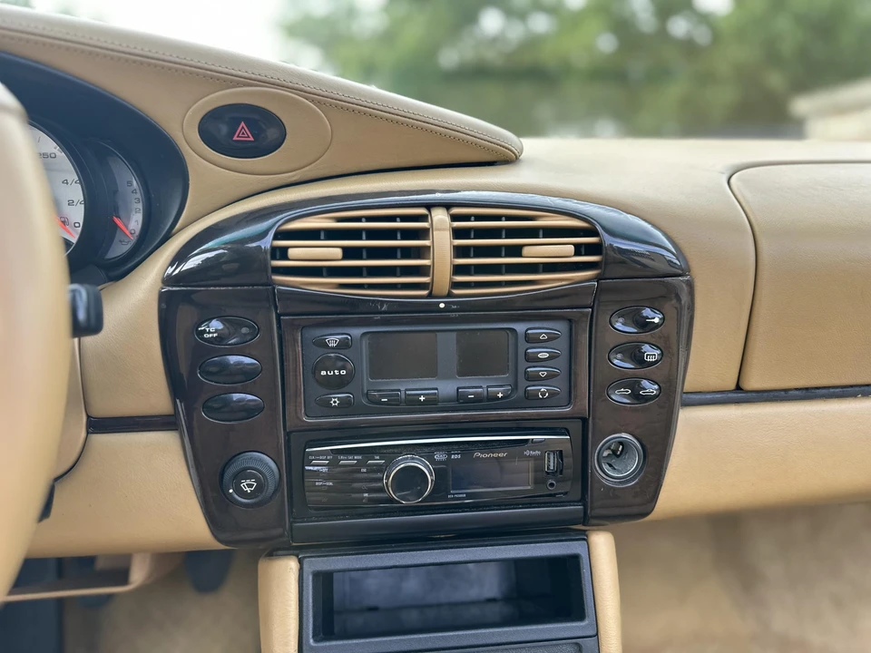 1999 Porsche 996 Carrera - Image 27 of 31
