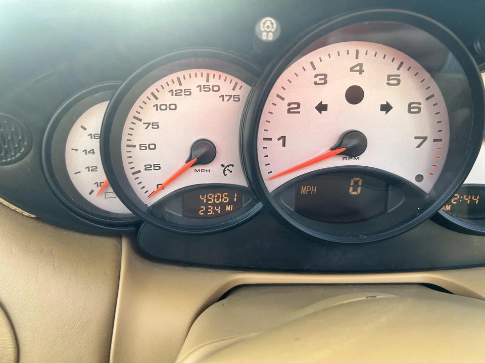 1999 Porsche 996 Carrera - Image 26 of 31