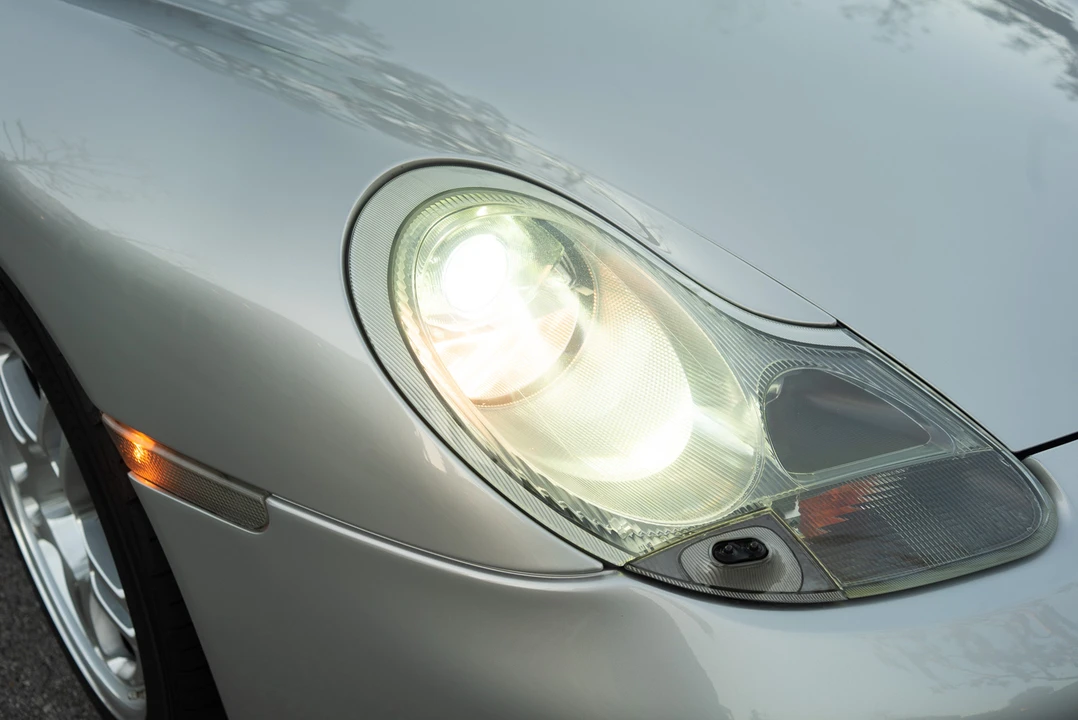 1999 Porsche 996 Carrera - Image 28 of 31
