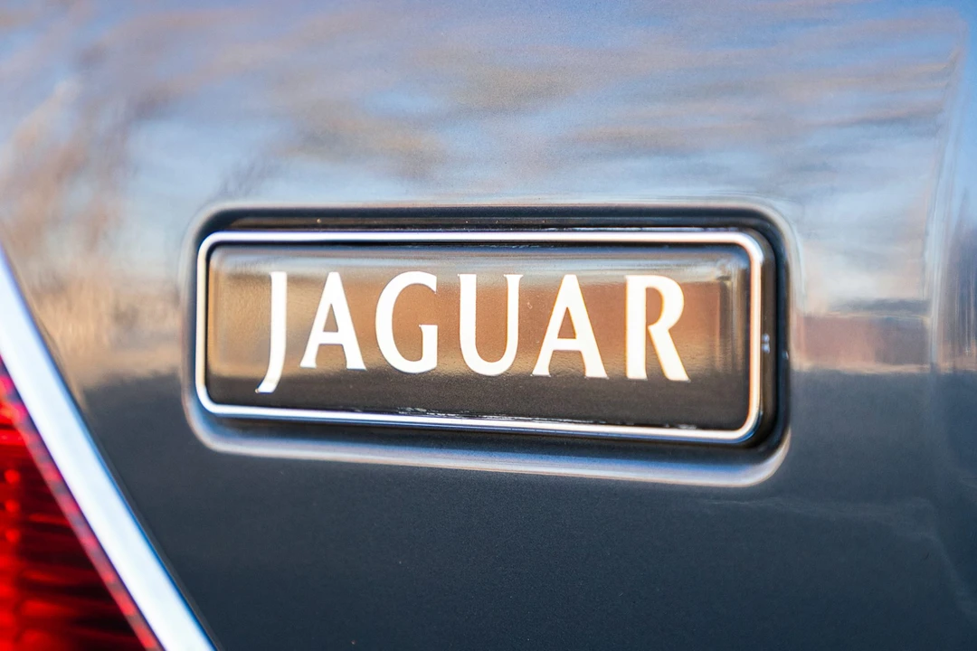 2000 Jaguar X308 XJR - Image 18 of 31