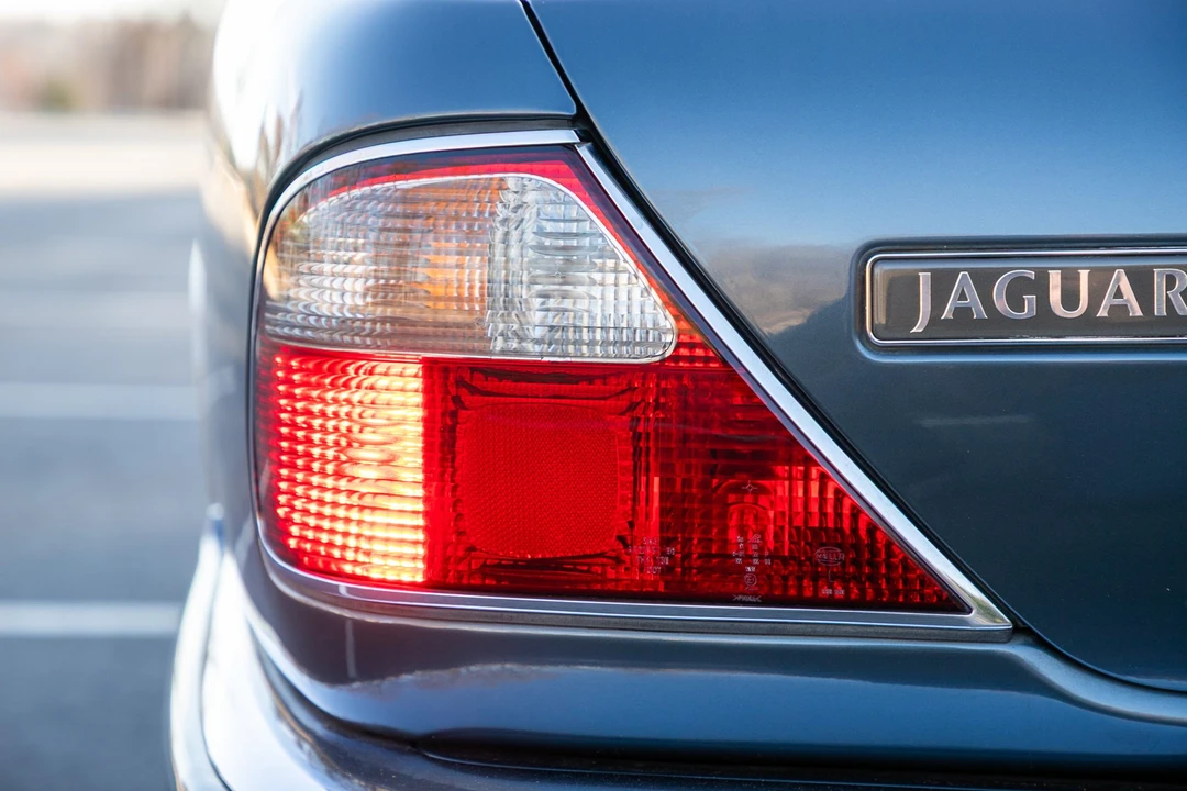 2000 Jaguar X308 XJR - Image 16 of 31