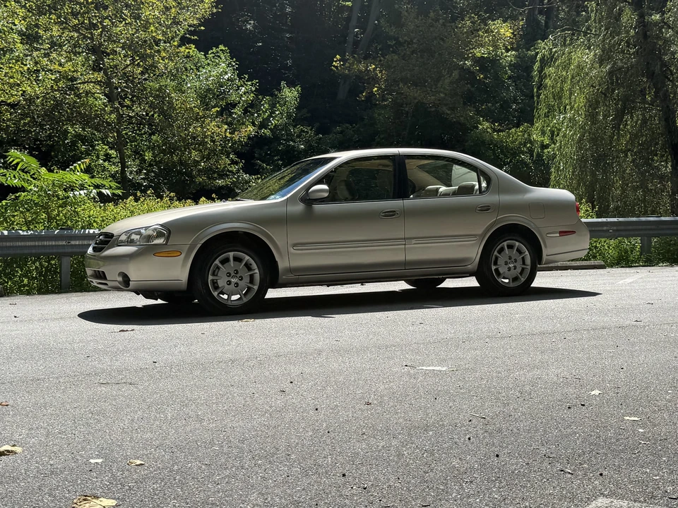 2000 Nissan Maxima 5th Gen - Image 10 of 31
