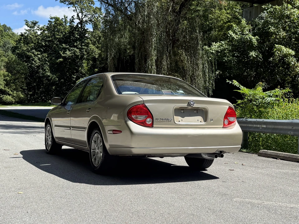 2000 Nissan Maxima 5th Gen - Image 13 of 31