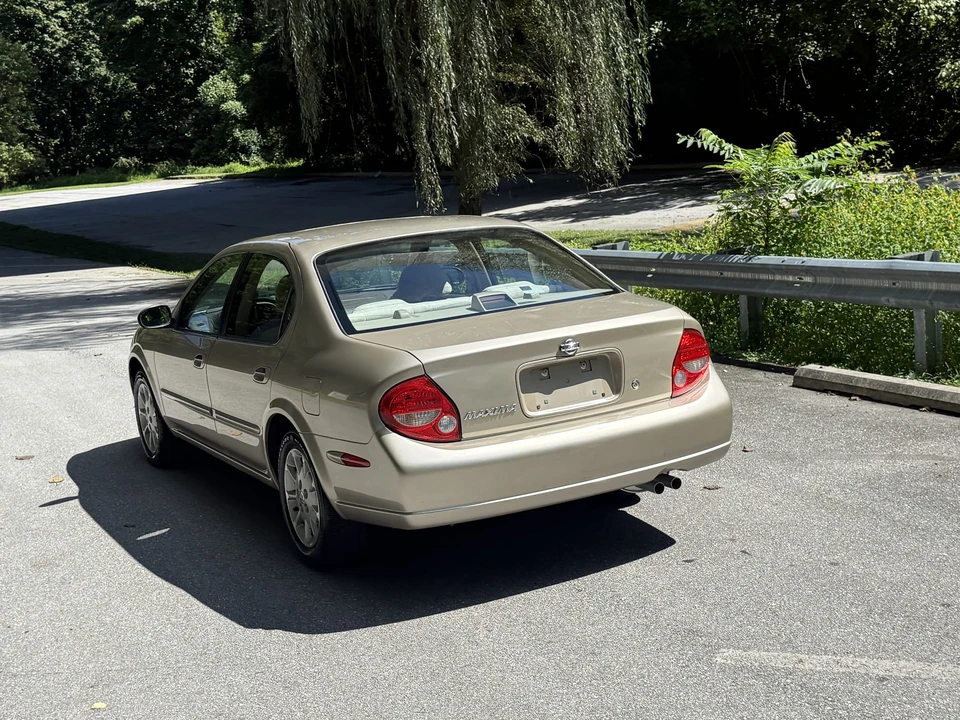 2000 Nissan Maxima 5th Gen - Image 12 of 31