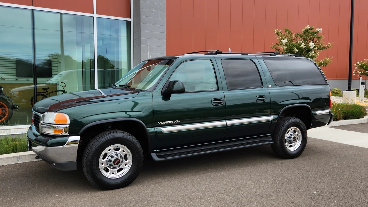 2001 GMC Yukon 2nd Gen - Image 19 of 31