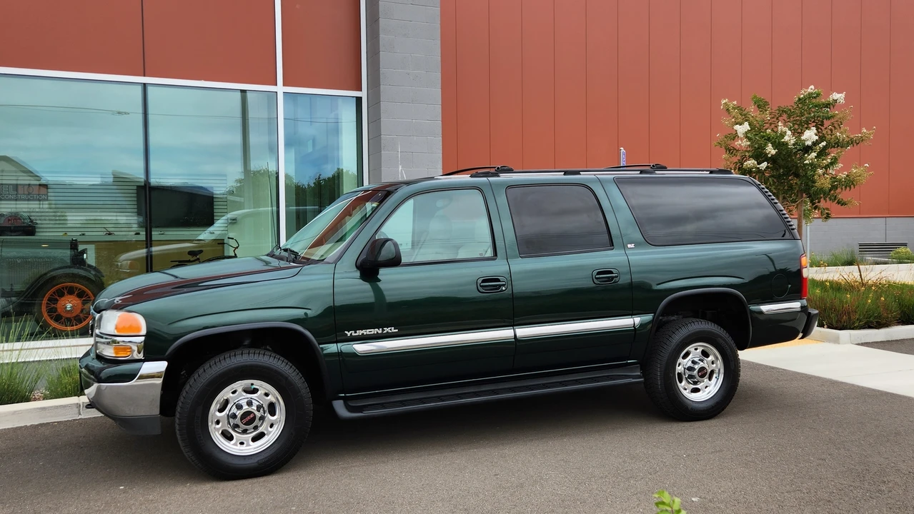 2001 GMC Yukon 2nd Gen - Image 21 of 31