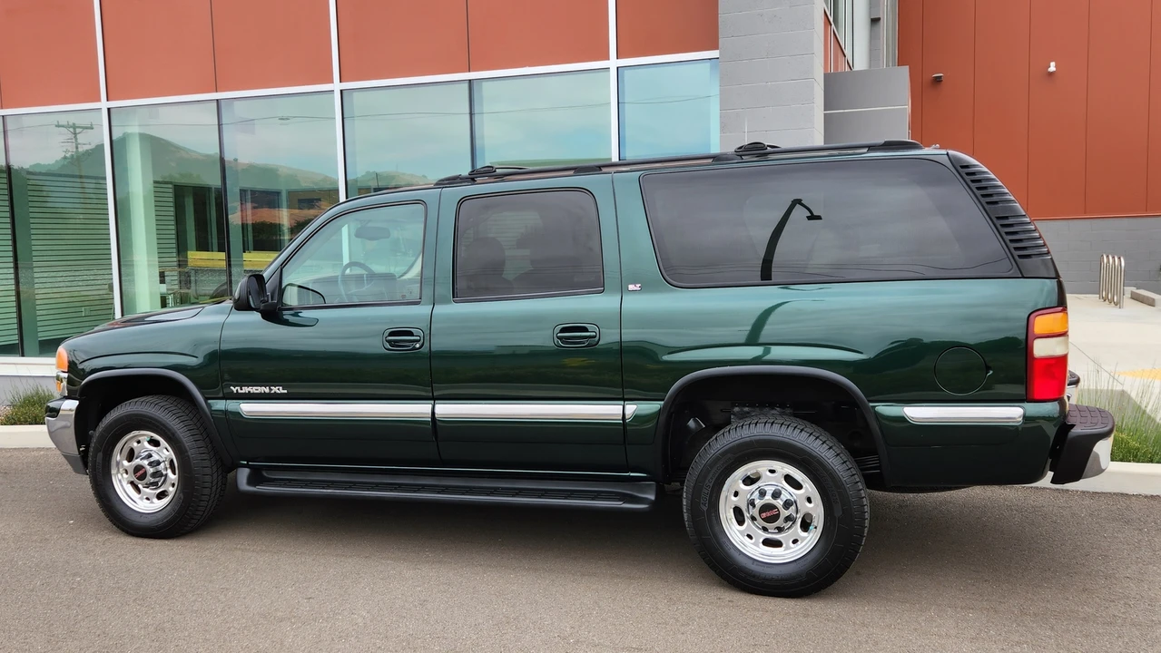 2001 GMC Yukon 2nd Gen - Image 24 of 31