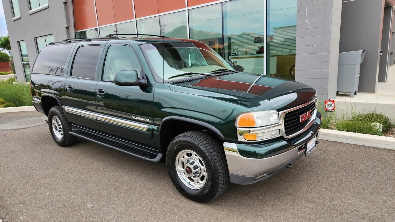 2001 GMC Yukon 2nd Gen - Image 3 of 31