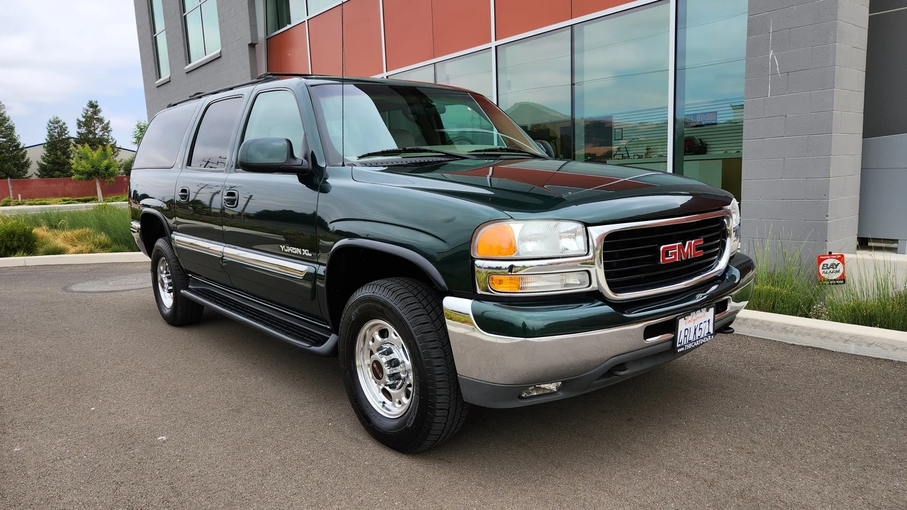 2001 GMC Yukon 2nd Gen - Image 4 of 31